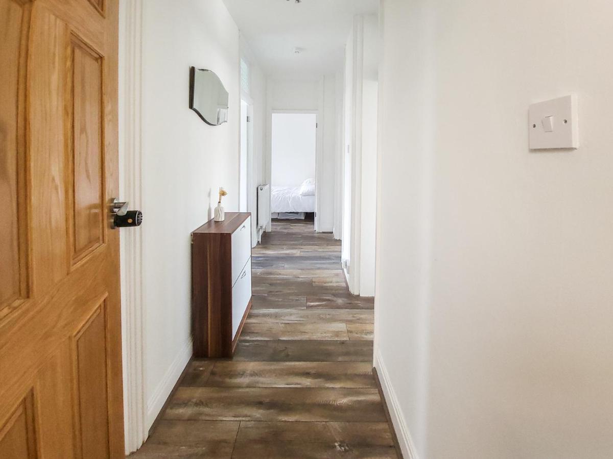 Great Spacious 2 Bedroom Flat ヘンドン エクステリア 写真