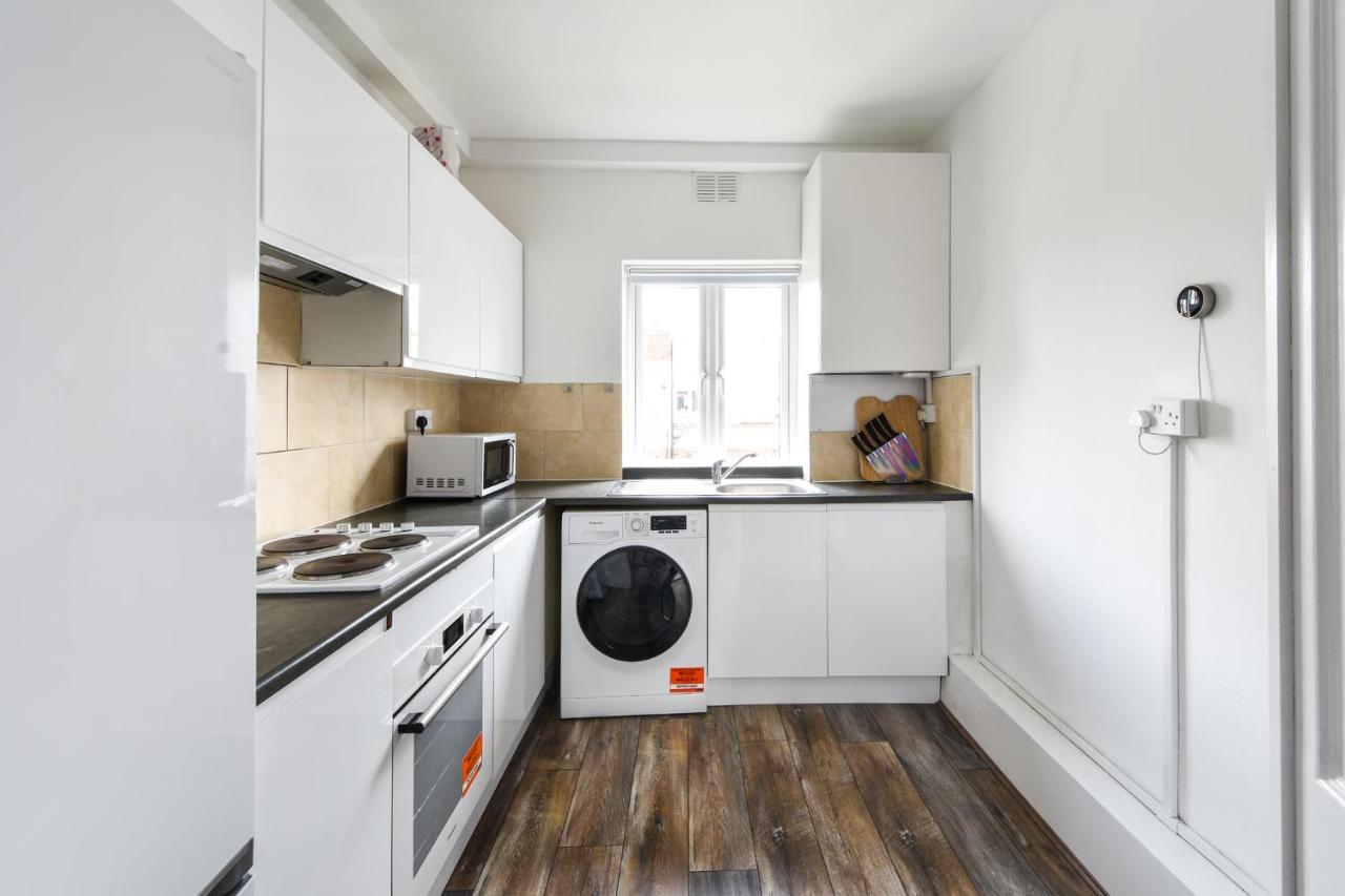 Great Spacious 2 Bedroom Flat ヘンドン エクステリア 写真