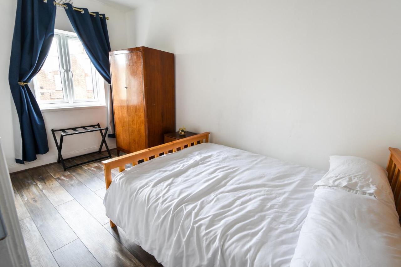 Great Spacious 2 Bedroom Flat ヘンドン エクステリア 写真